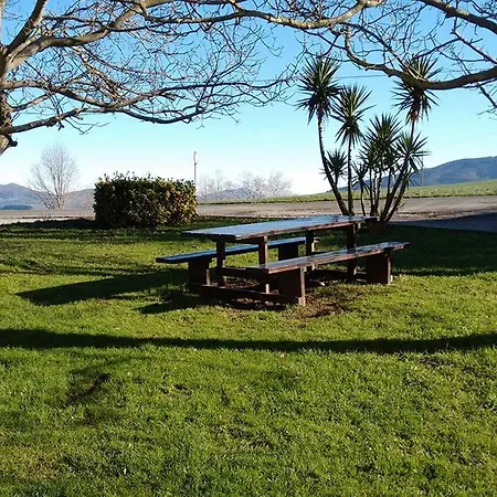 Agroturismo Azkue * Aia