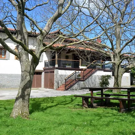 Agroturismo Azkue Aia