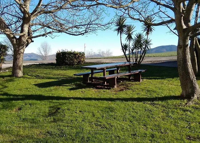 Agroturismo Azkue * Aia