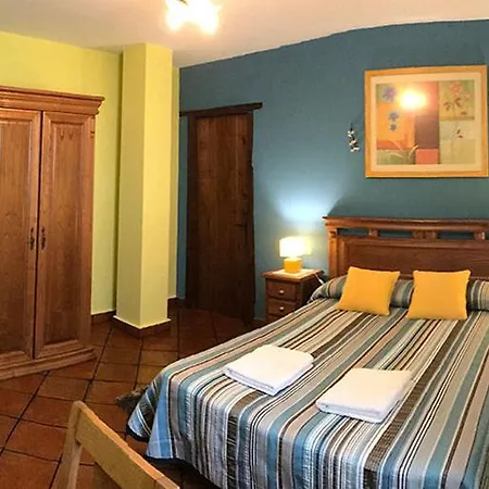 Agroturismo Azkue * Aia